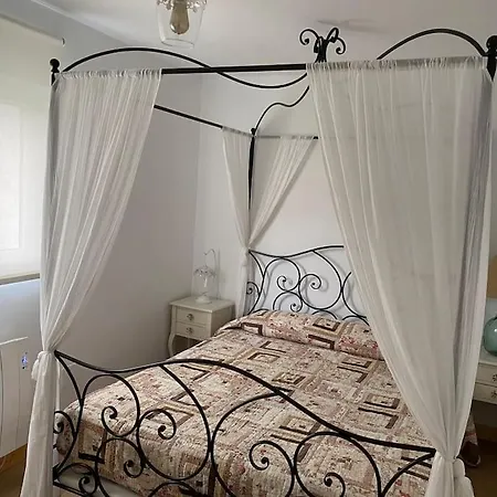 Preciosa Casa Con Jardin En *