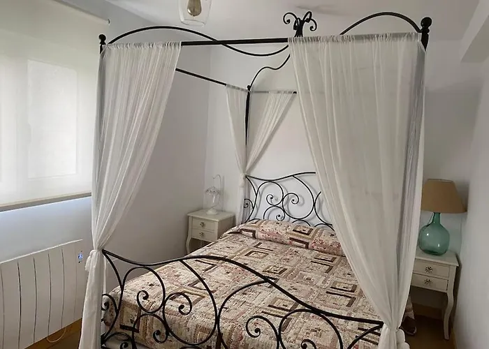 Preciosa Casa Con Jardin En *